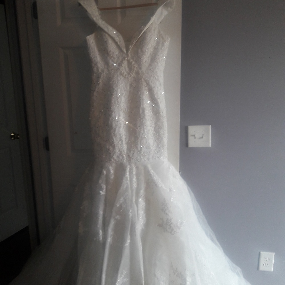 Never worn white sparkly bridal gown!
